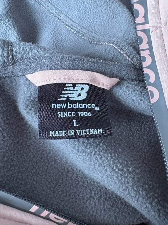 New Balance Rain Jacket - Picture 3 of 3